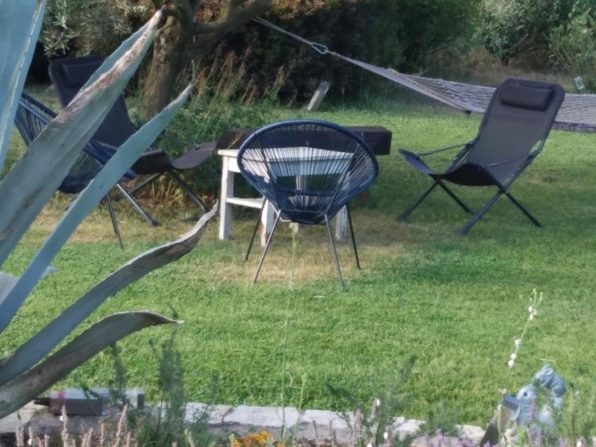 L'Eolyre Bed & Breakfast La Motte-d'Aigues Exterior foto