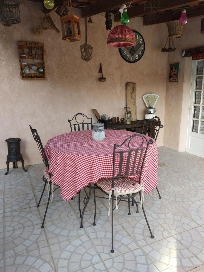 L'Eolyre Bed & Breakfast La Motte-d'Aigues Exterior foto