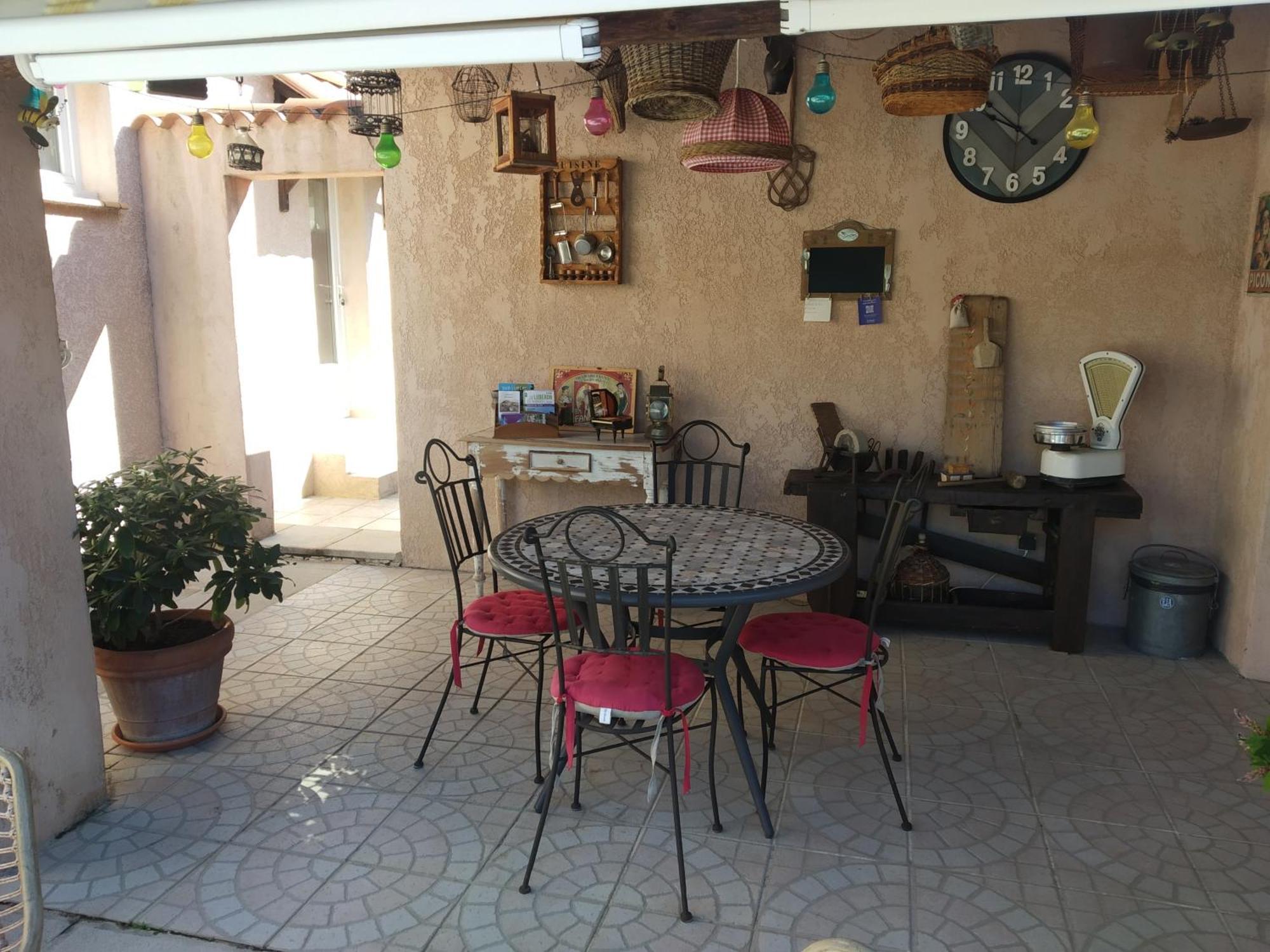 L'Eolyre Bed & Breakfast La Motte-d'Aigues Exterior foto