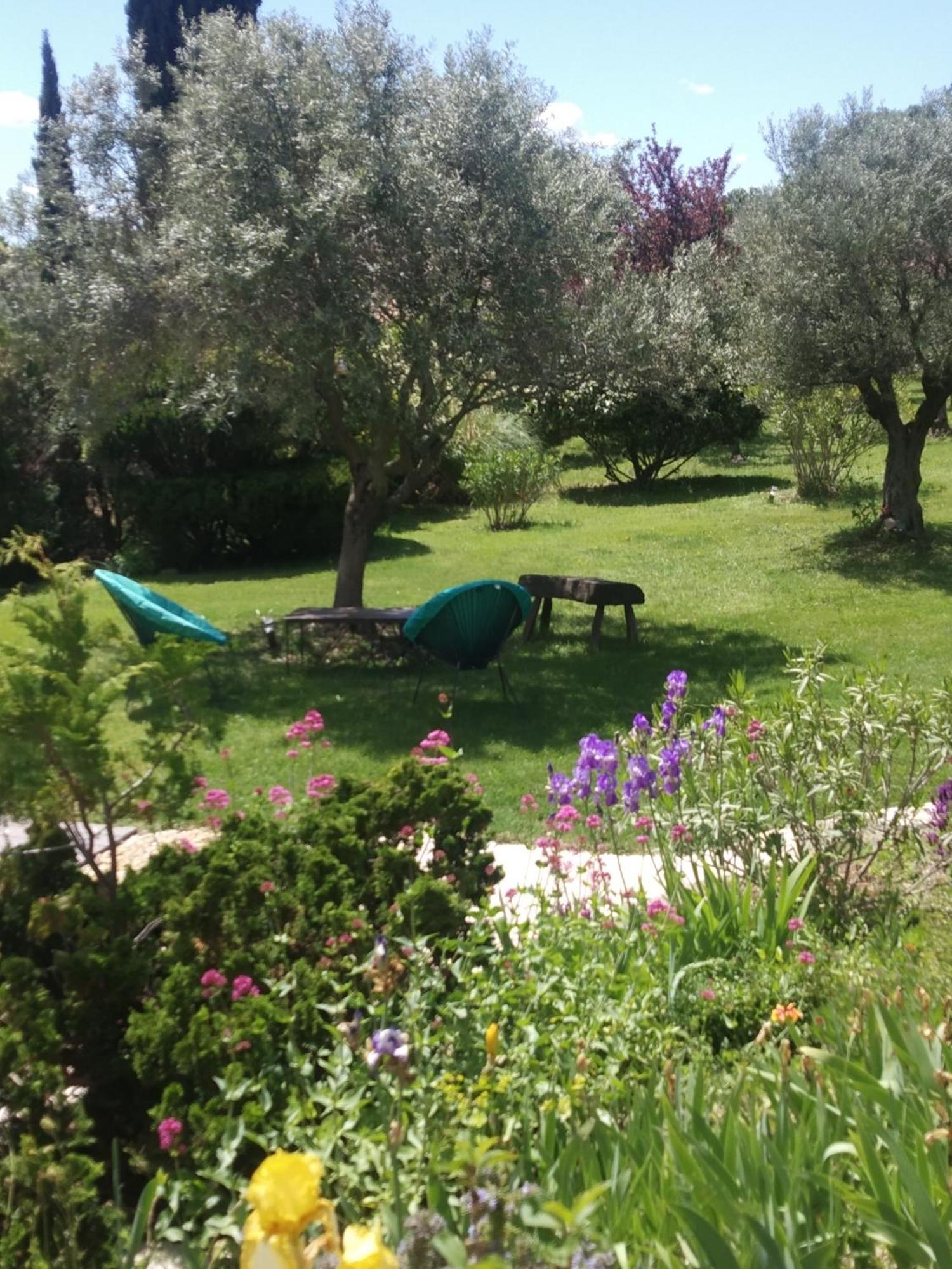 L'Eolyre Bed & Breakfast La Motte-d'Aigues Exterior foto