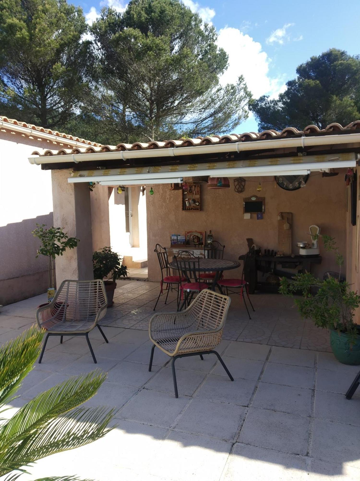 L'Eolyre Bed & Breakfast La Motte-d'Aigues Exterior foto